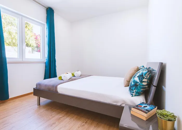 Дом отдыха Haven By Algarve Vacation Лагоа
