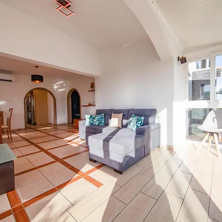 Haven - Com Jacuzzi E Bbq Em Лагоа
